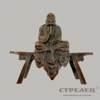 фото — миниатюрная бронзовая статуэтка бодхидхармы (дарума). япония